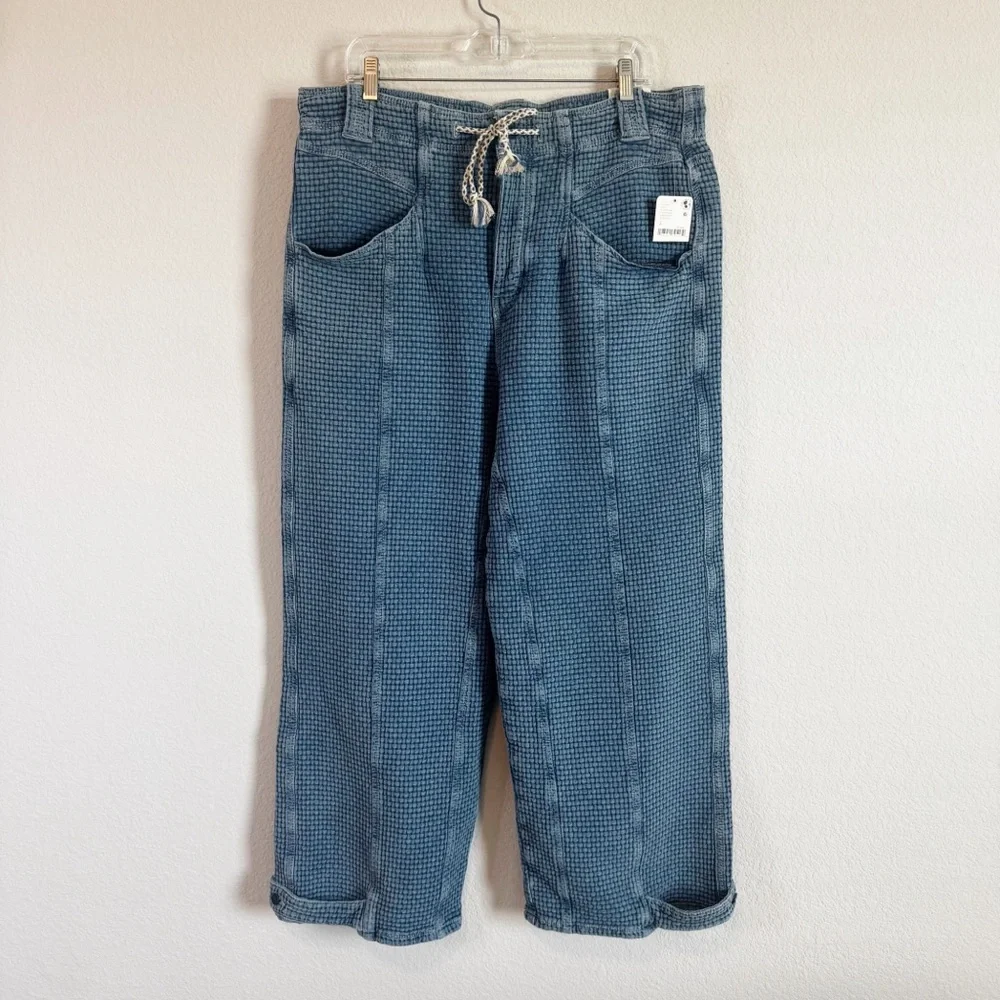 Free People We The Free Washed Away Textured Pull On Boyfriend
Jeans Size Large - Picture 2 of 14